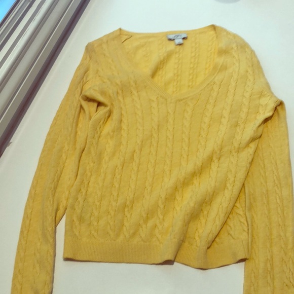 lightweight yellow sweater